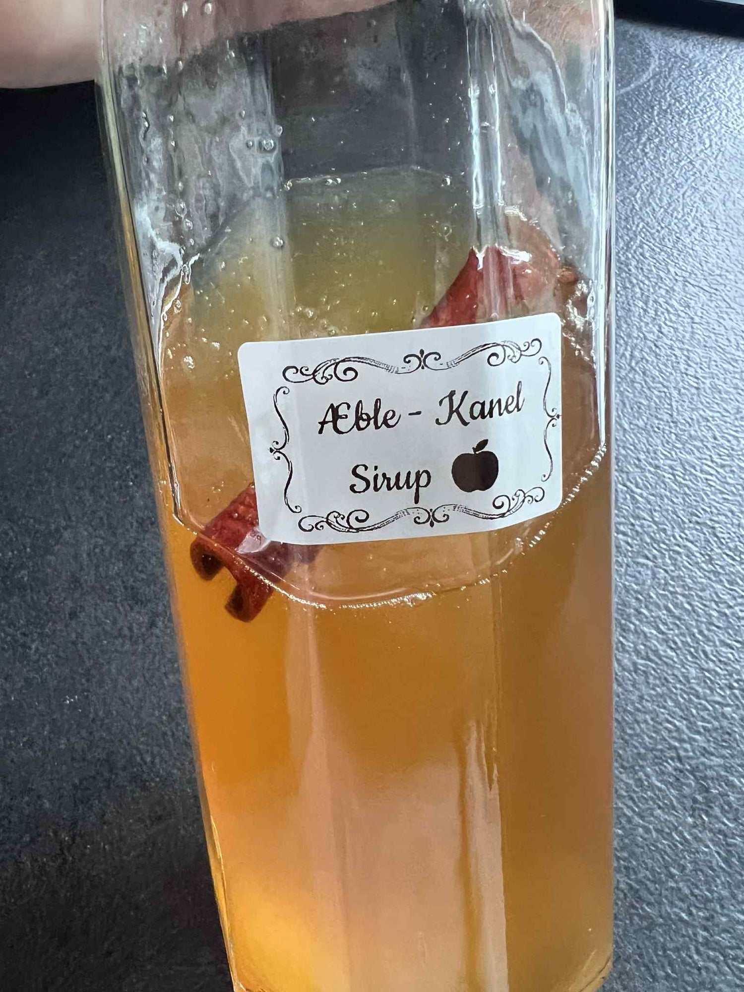 Lav en skøn æble/kanel sirup