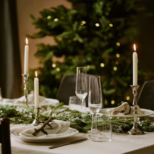 17. december – Fjern stearin fra lysestager (nemt og uden skader)