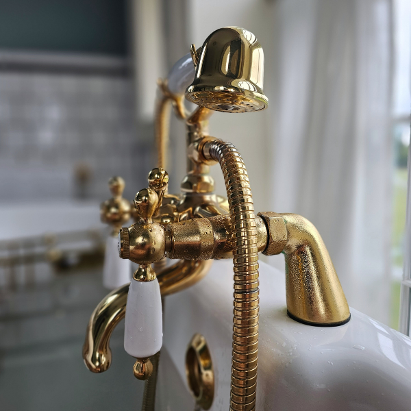 Messing armaturer – sådan passer du godt på dem