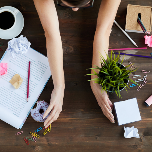 Familievenlig rengøring – børn kan hjælpe fra 3 år