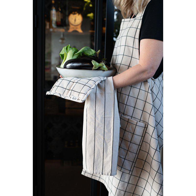 Moderne forklæde i ægte husmor/strandhotelstil - Offwhite med sorte kvadrat