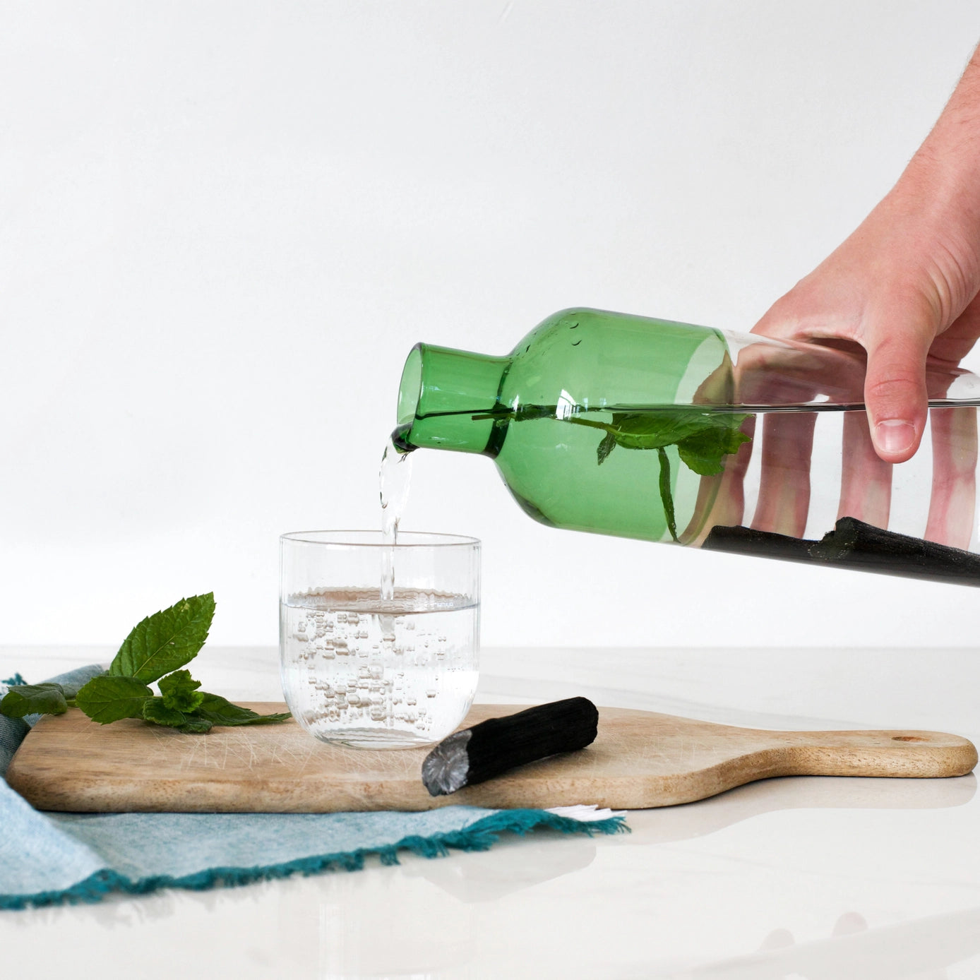 naturligt vandfilter, der forbedrer smagen og reducerer uønskede stoffer som klor.